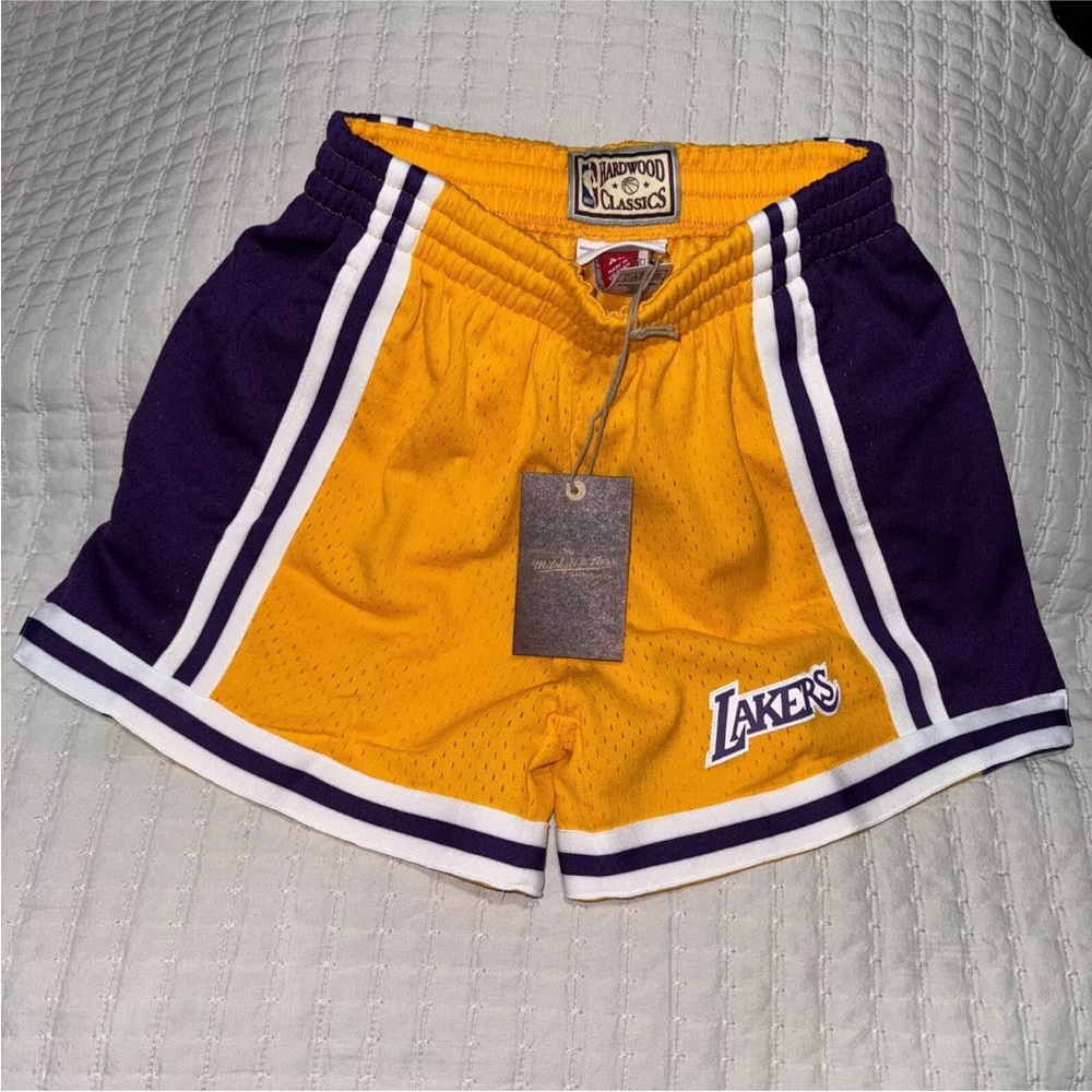 Woman's Shorts Mitchell & Ness NBA Jump Shot‎ Short Los Angeles Lakers